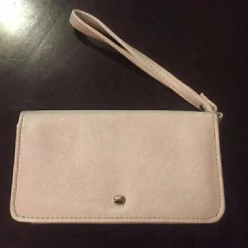 White wristlet